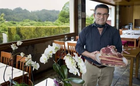 Reportaje De La Vo De Galicia Sobre El Restaurante O Sombreiro